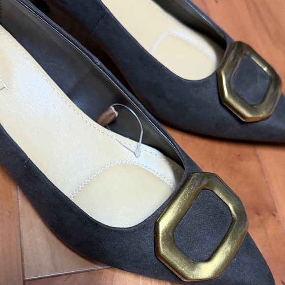 Nine West Brown Pumps with Gold Buckle - Picture 8 of 9
